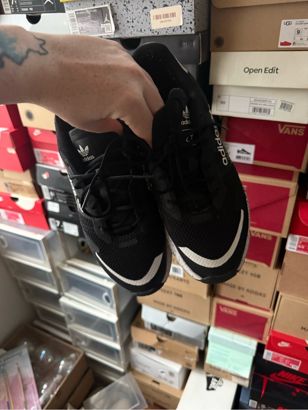 ADIDAS RUNNERS 7M - Picture 2 of 4